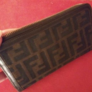 Fendi Wallet Authentic & Gorgeous
